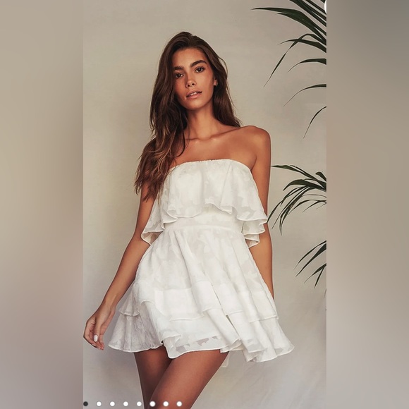 Lulus Dresses & Skirts - Lulus strapless dress